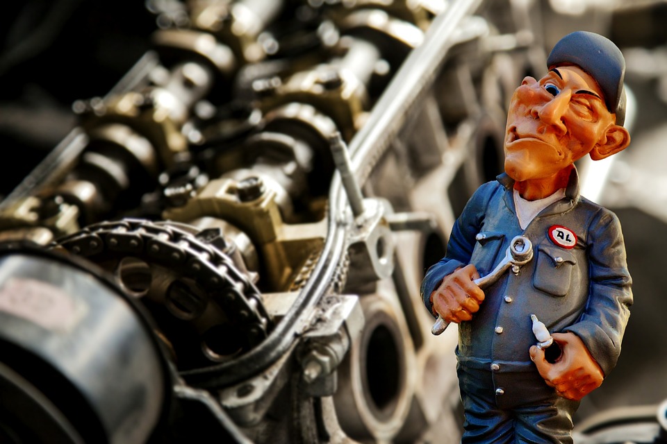 auto-mechanic-2834414_960_720