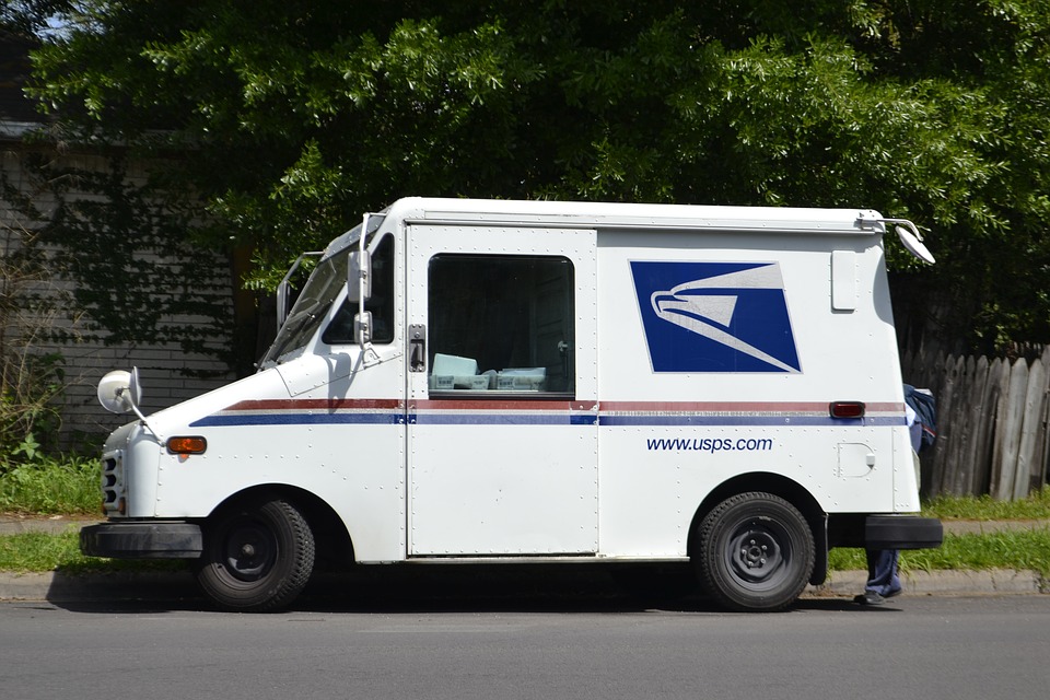 mail-truck-3248139_960_720