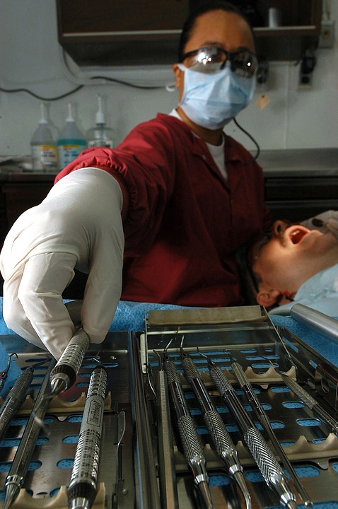 dental-technician-80684_960_720