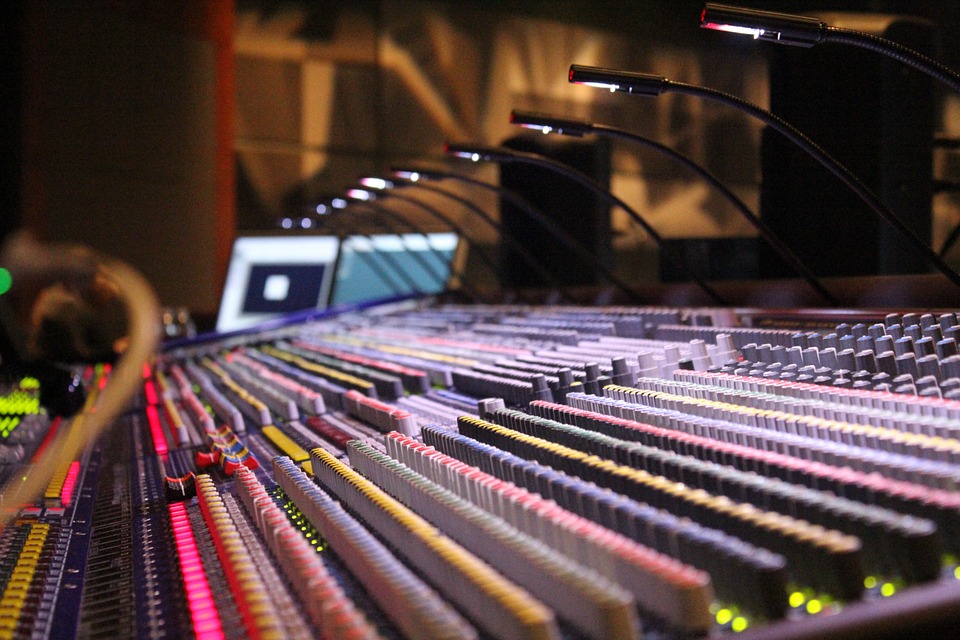 soundboard-785798_960_720
