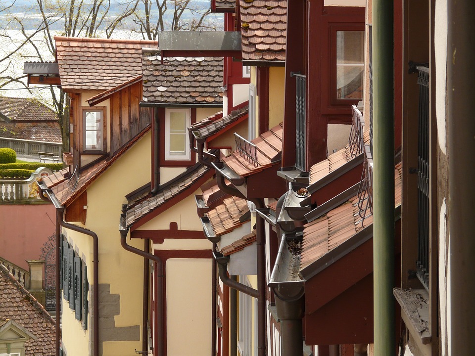 houses-52171_960_720