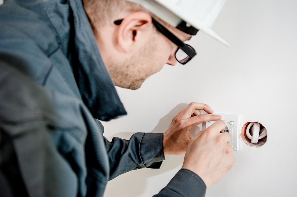 electrician-1080561_960_720