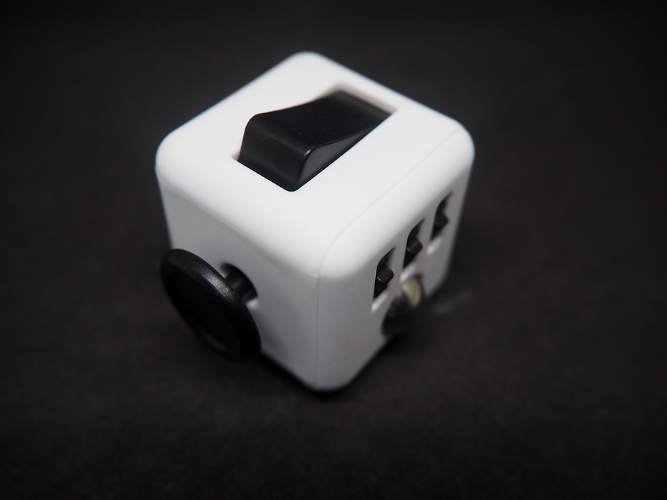 fidget-cube-2746300_960_720