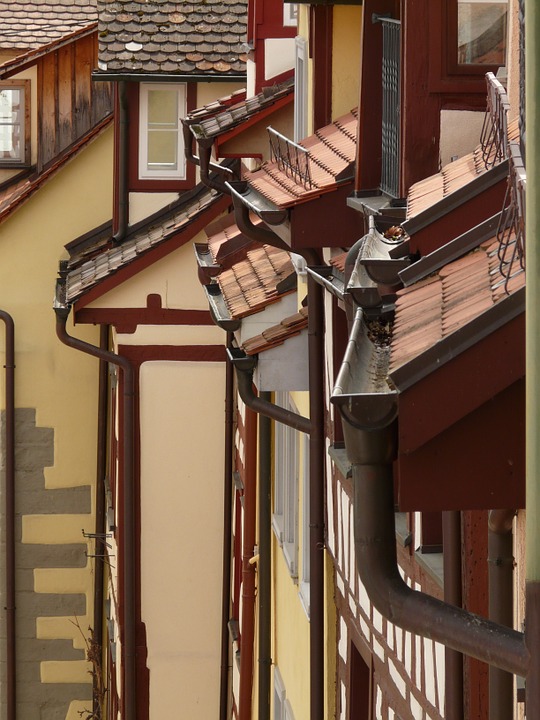 houses-52173_960_720
