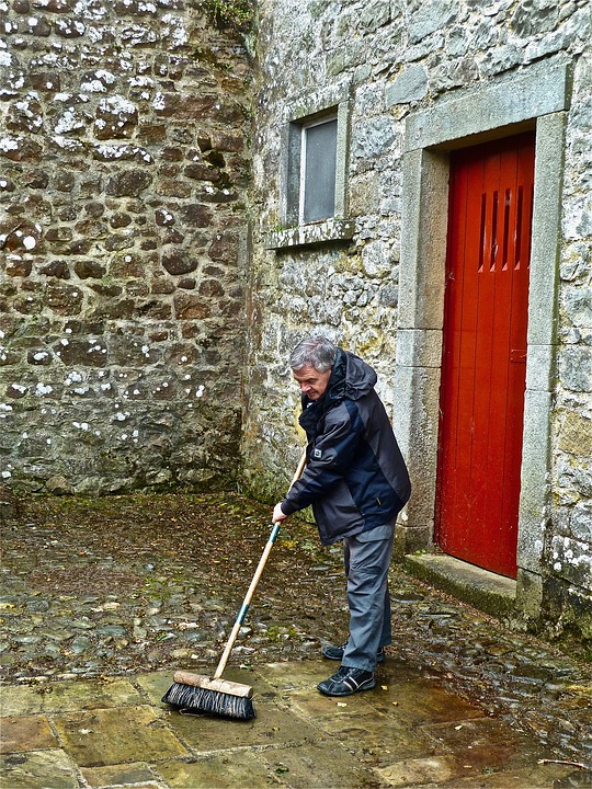 sweeper-3727855_960_720