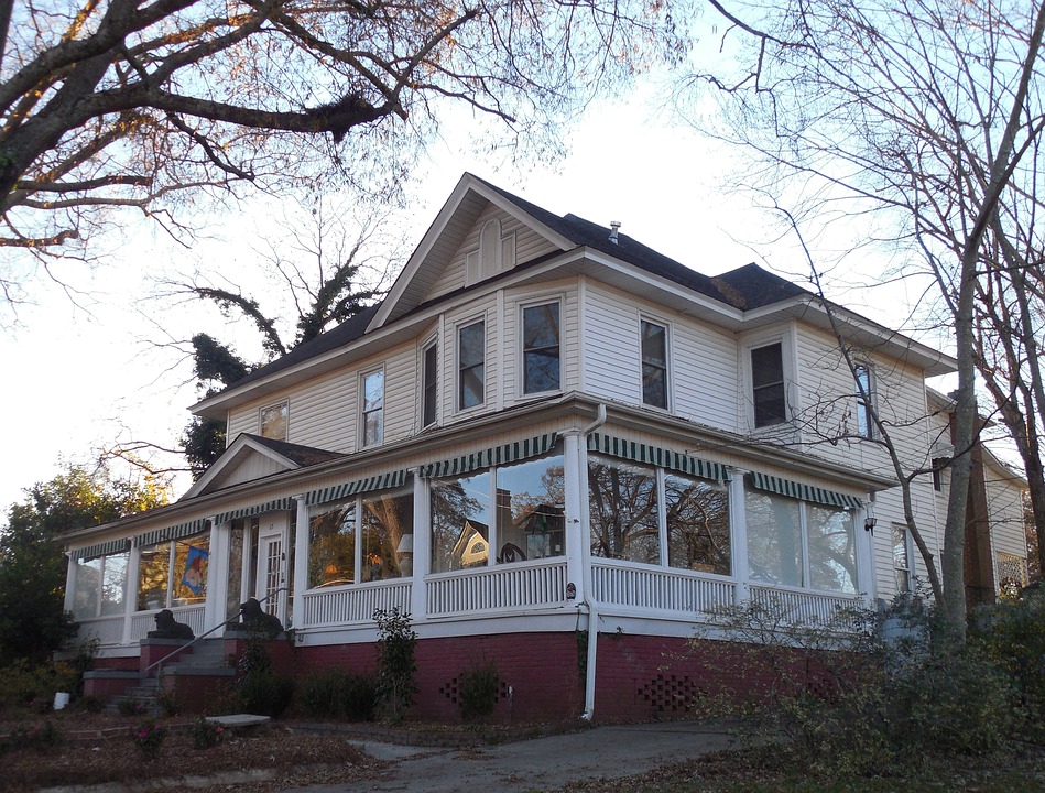 bed-and-breakfast-1079074_960_720