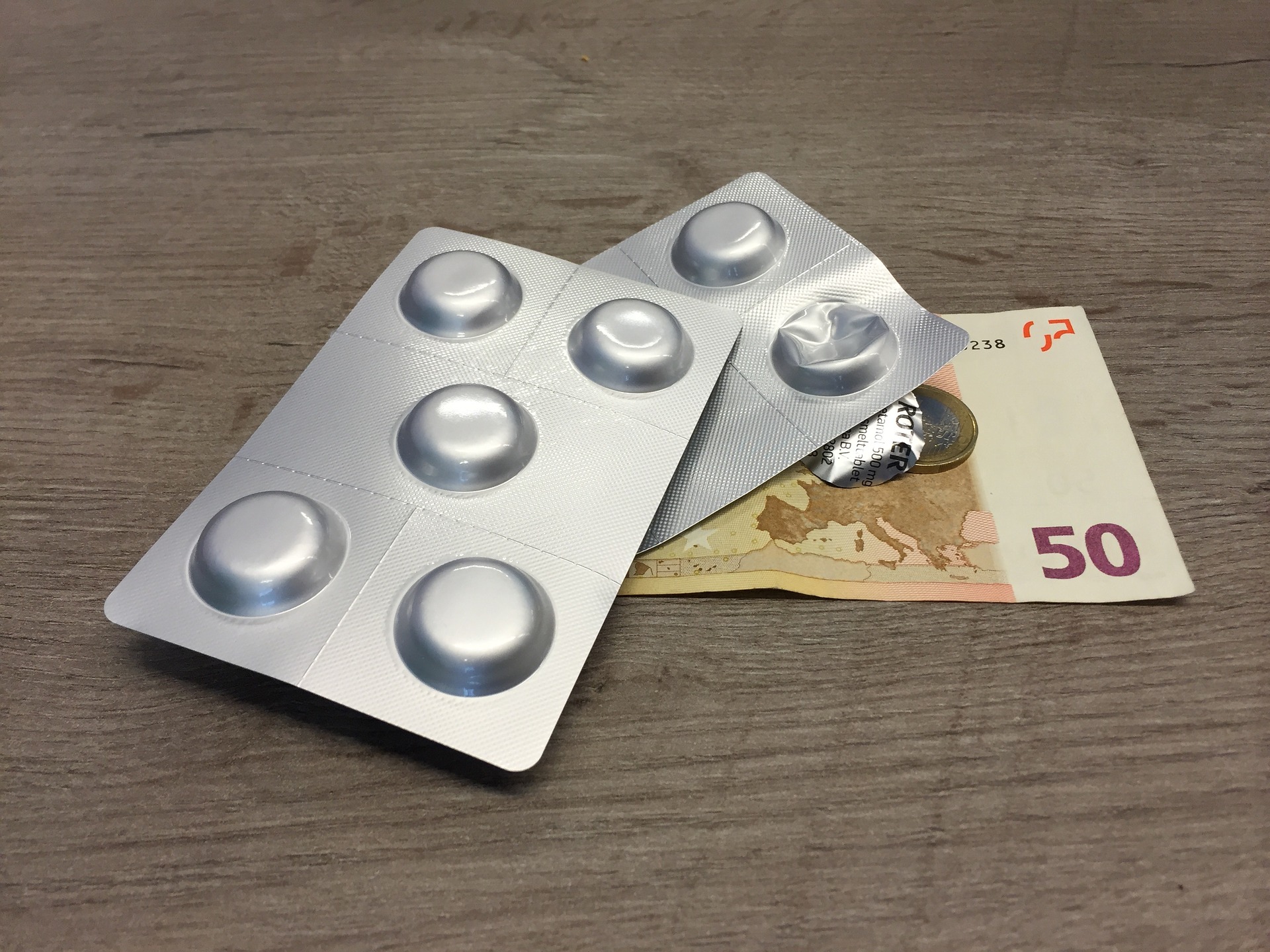 money-1270332_1920