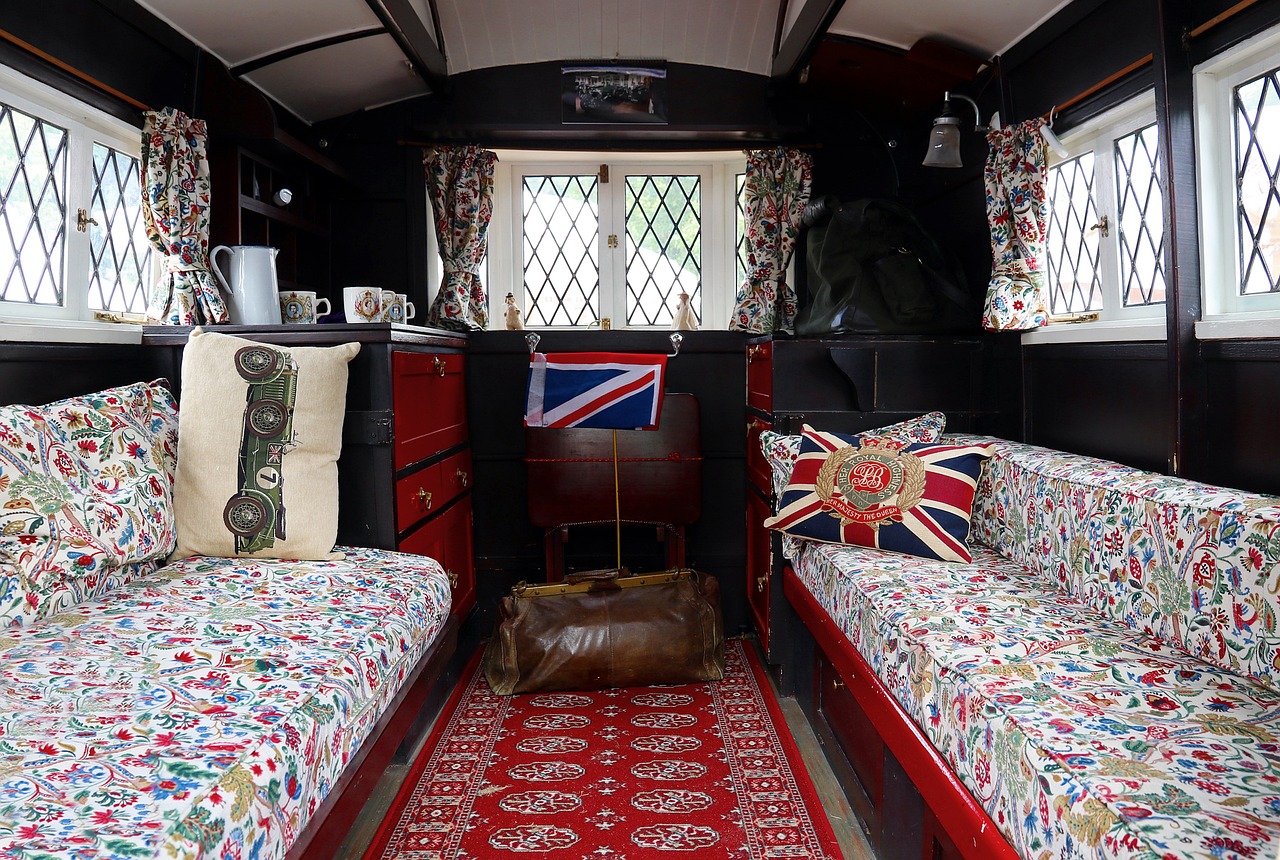 camping-4609879_1280