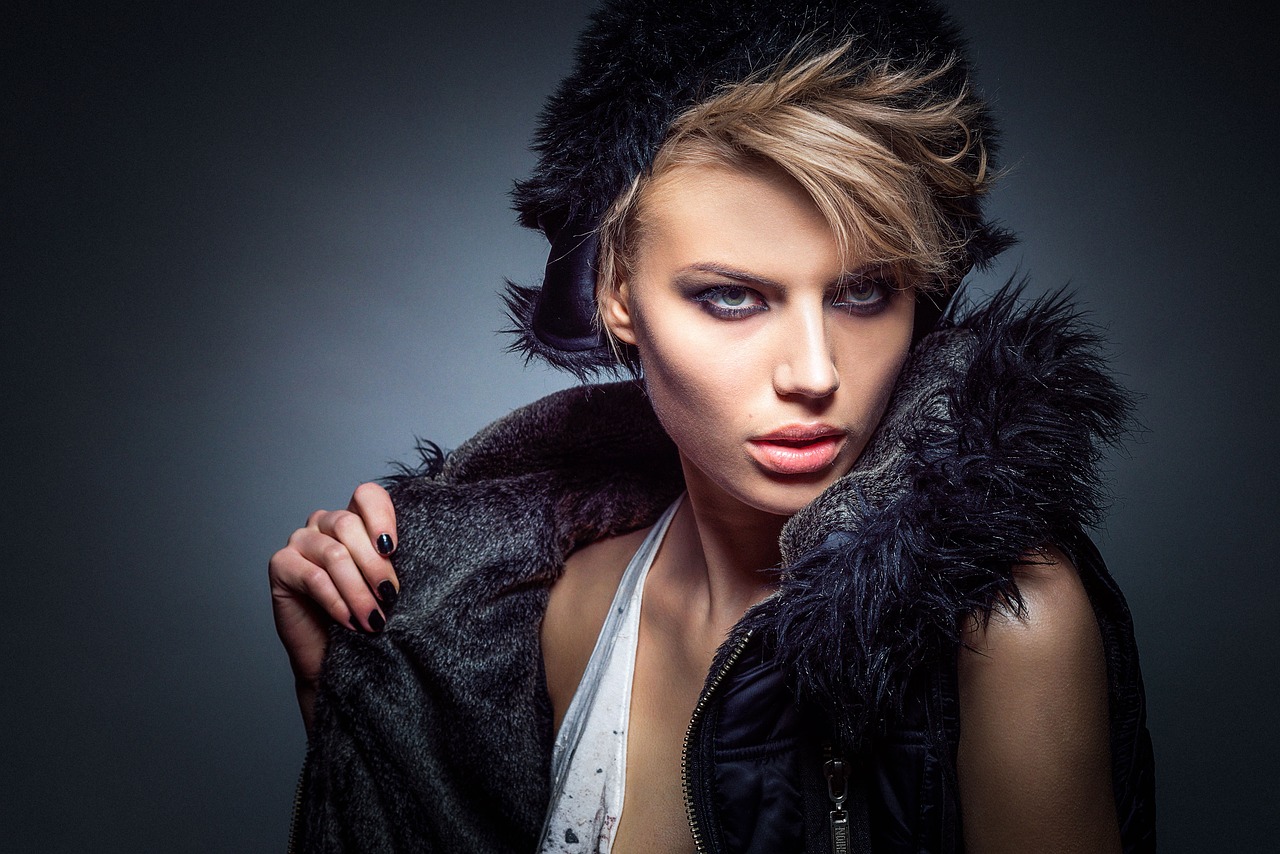 woman-600238_1280