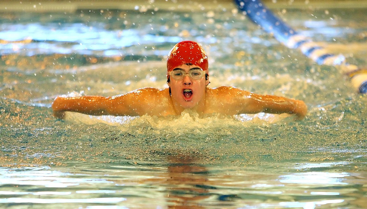 swimmer-1483859_1280