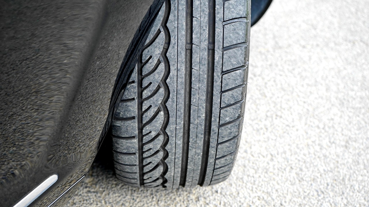 tyre-2367469_1280