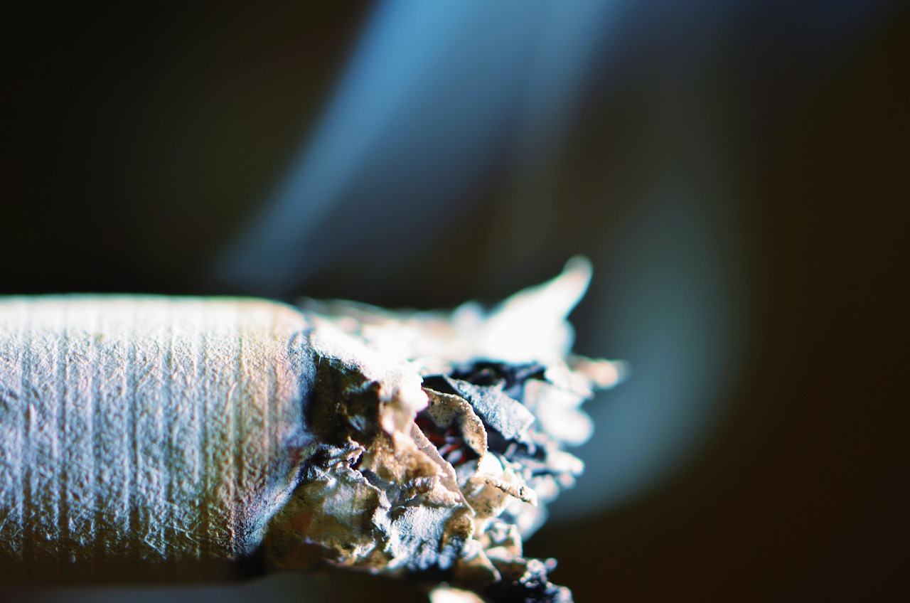cigarette-7285317_1280