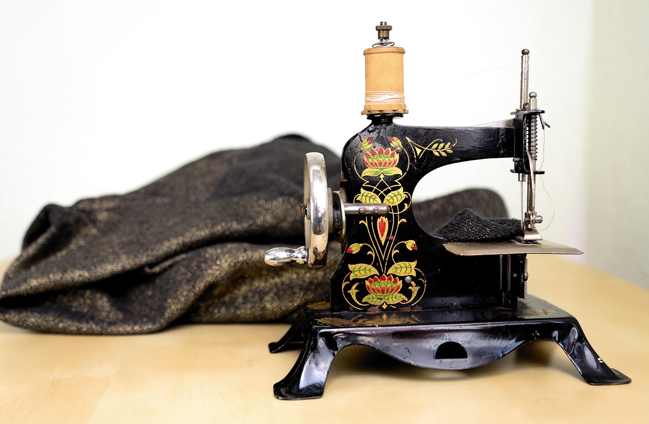 sewing-machine-6193547_1280
