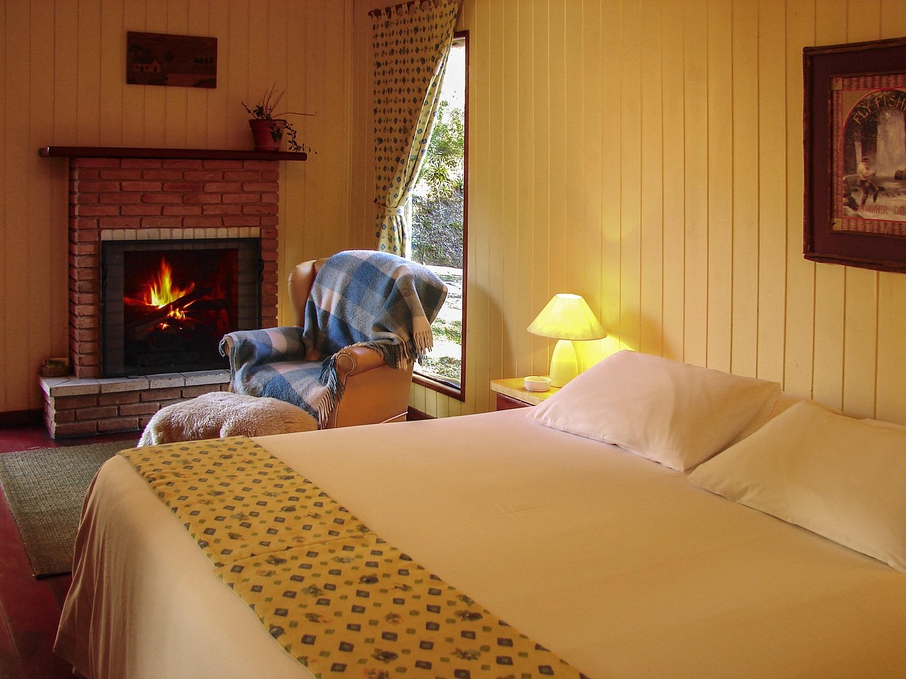 bedroom-1706801_1280
