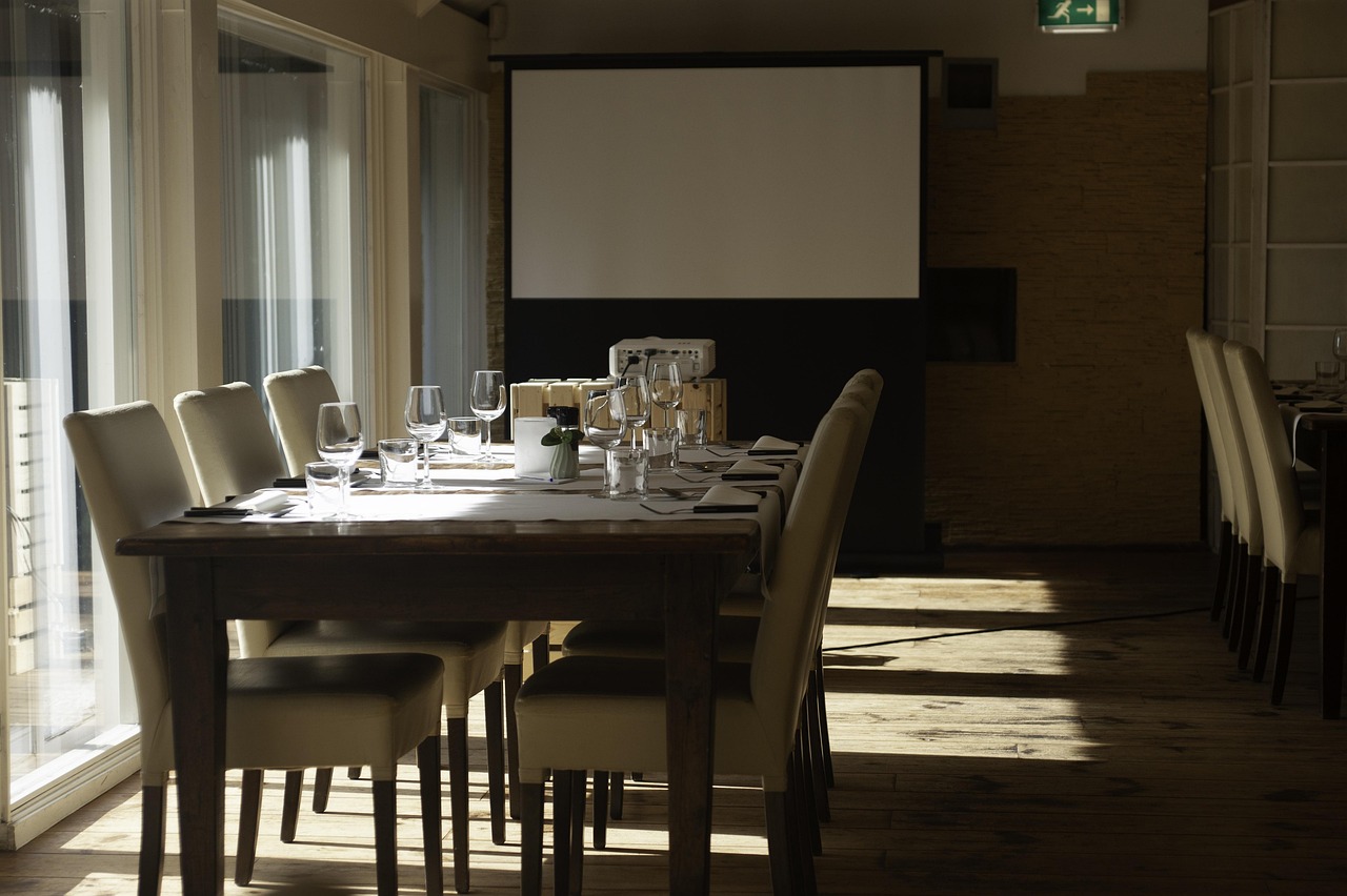 boardroom-3845878_1280