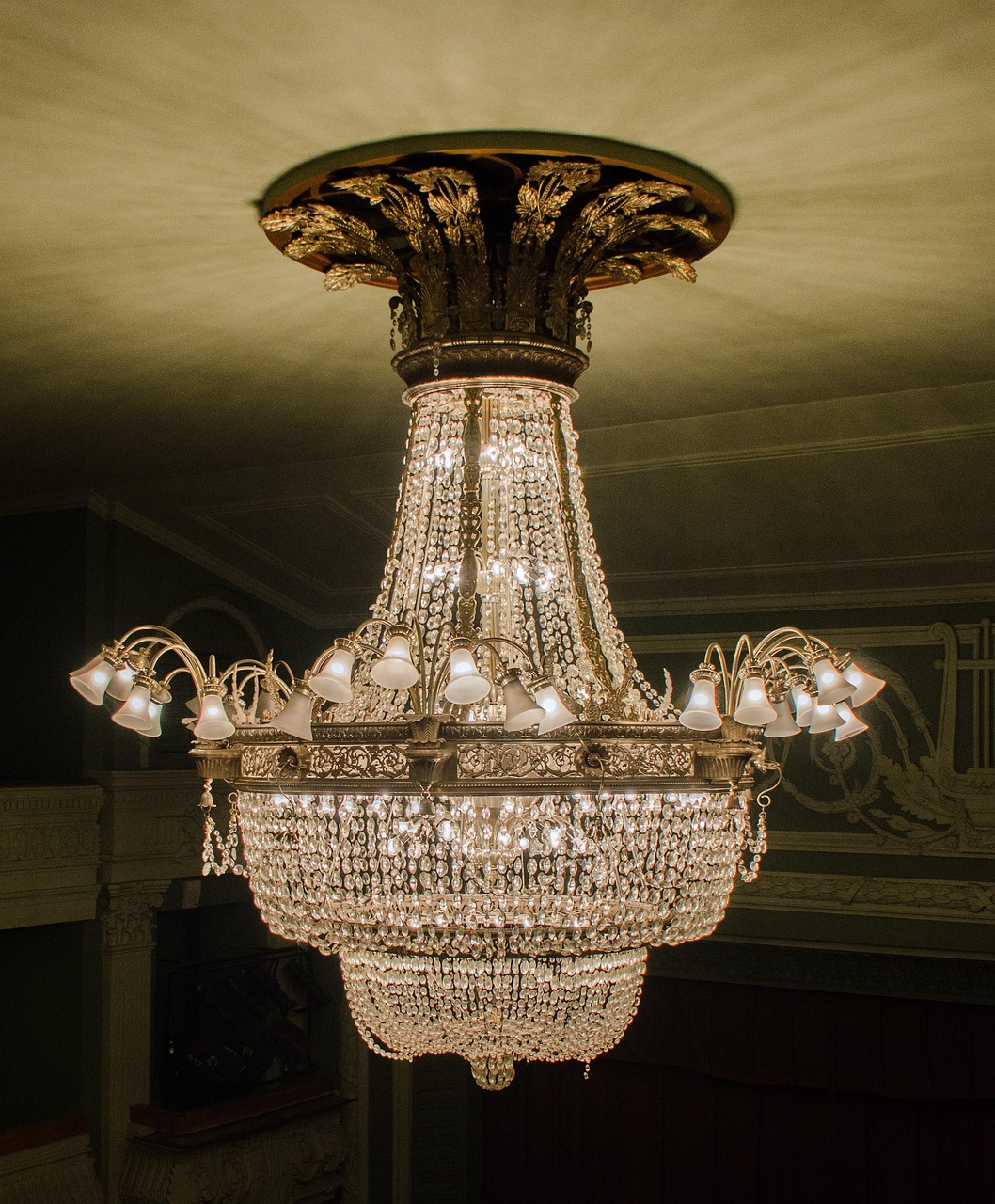 chandelier-486319_1280