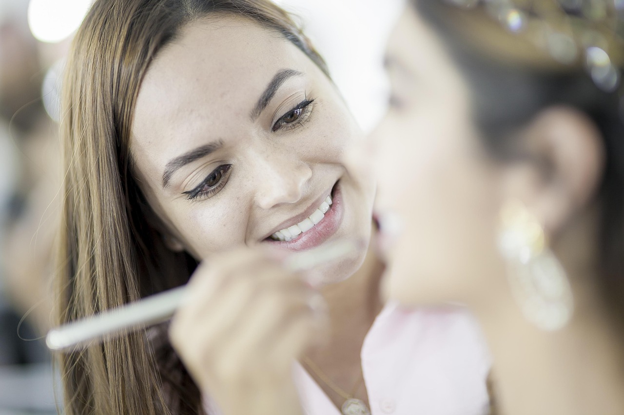 make-up-artist-2361921_1280