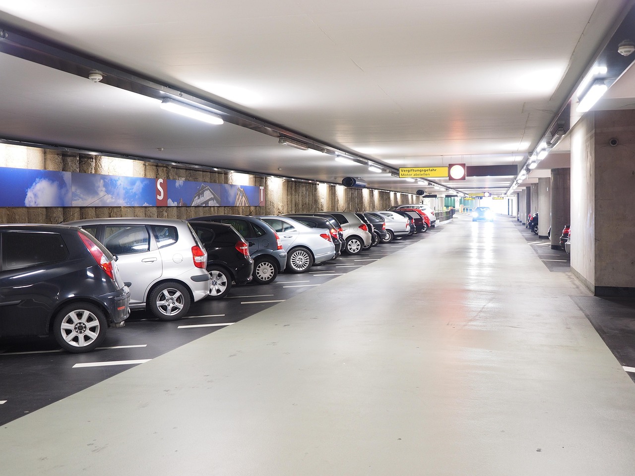 multi-storey-car-park-1271917_1280
